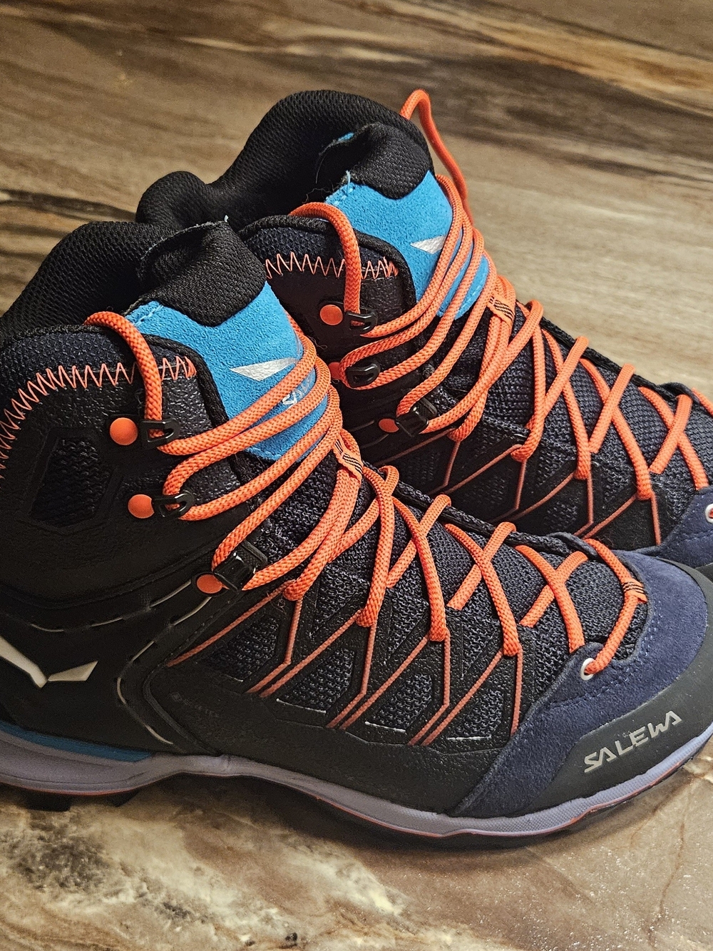 SALEWA Women’s Mountain Trainer Lite Mid GTX Hiking Boots – Size US 7 / EU 38